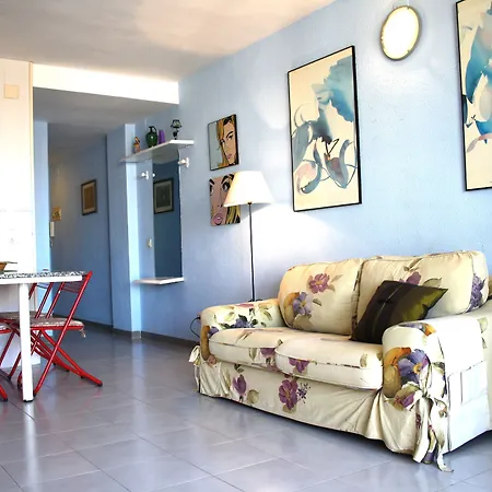 In A House - Sh30 * Salou