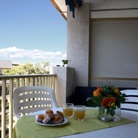 In A House - Sh30 Apartment